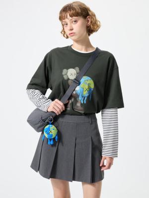 x KAWS UNIVERSE 毛绒挂饰