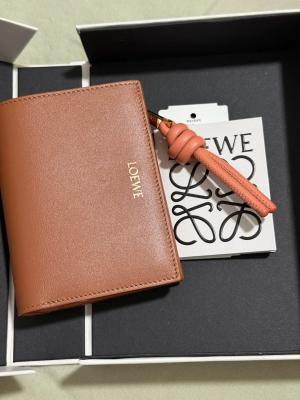 LOEWE Knot Purse 亮面小牛皮钱包