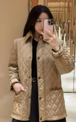 Burberry米色尼龙绗缝夹克