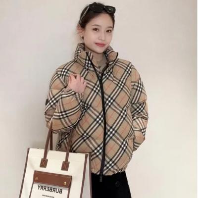 格纹双面羽绒夹克