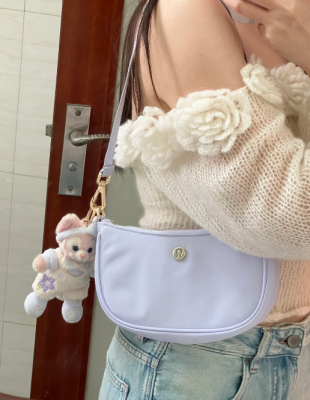 Lululemon City Essentials 1L 迷你单肩包