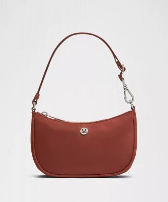 Lululemon City Essentials 1L 迷你单肩包