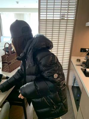 Moncler Enfant 徽标羽绒夹克 黑色