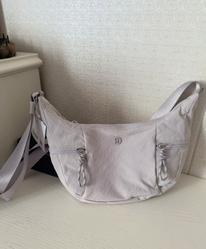 Small Slouchy 3L 单肩包