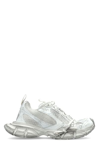 3XL Distressed Low-Top Sneakers