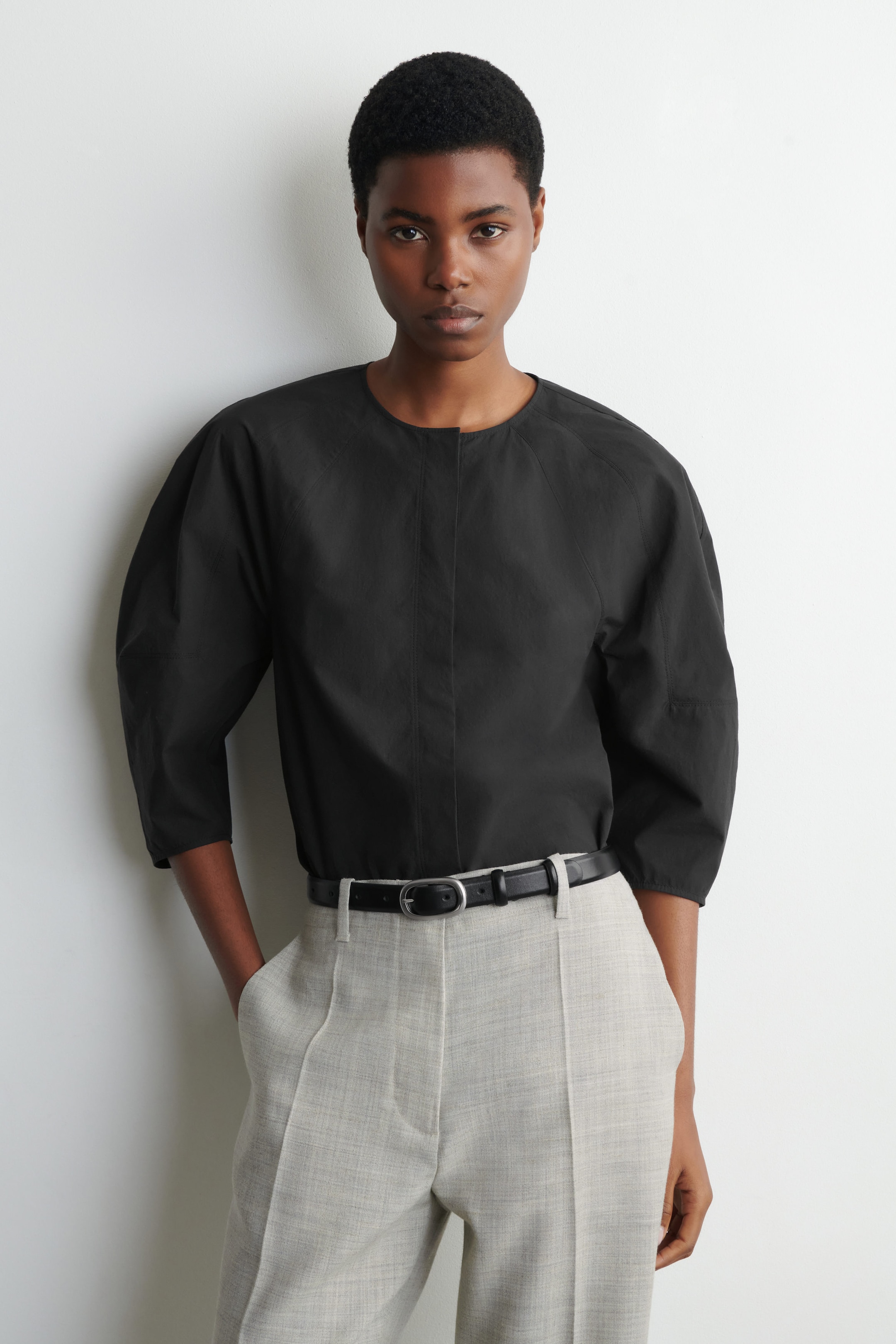 Blouse sculpturale en popeline de coton pima
