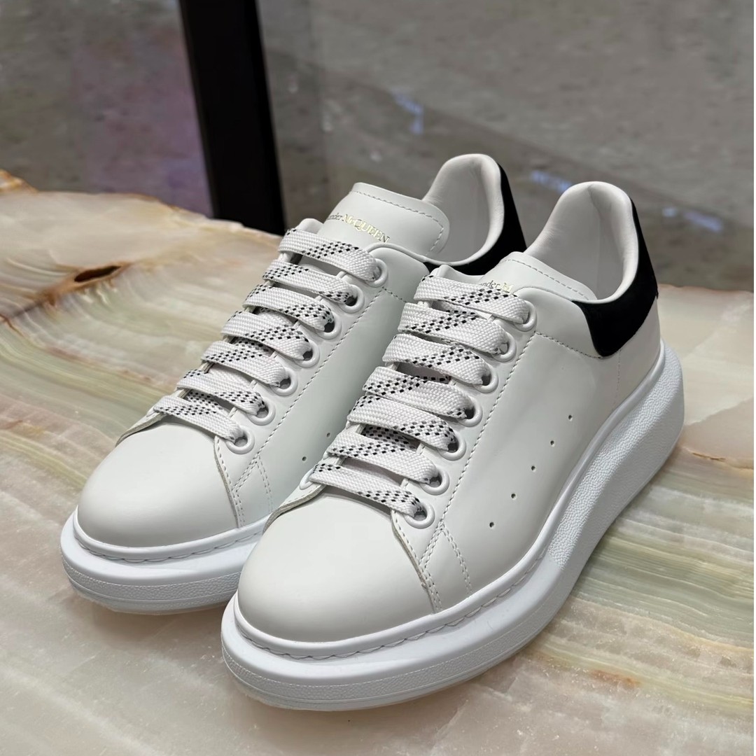 Alexander McQueen 皮革运动鞋 白色黑跟 女款 35-41码