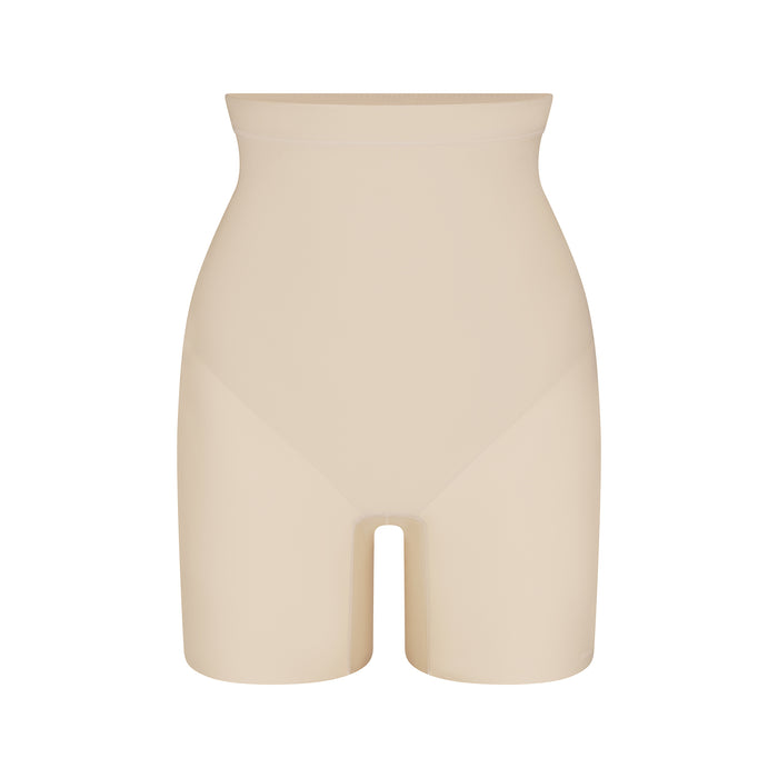 SKIMS Body Core Sculpt 中腰塑身短裤 · 沙色 Sand