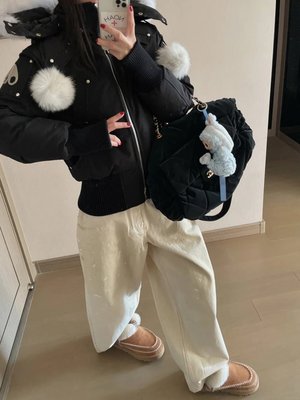 Moose Knuckles Debbie 黑色毛球夹克