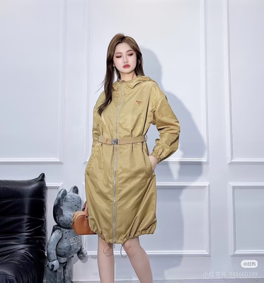 Prada 防水夹克