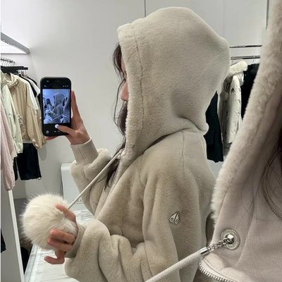 Moose Knuckles 白色连帽绒感卫衣