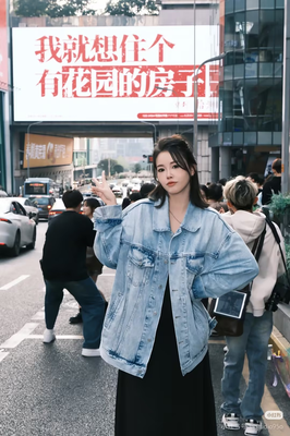 牛仔夹克 宽松款