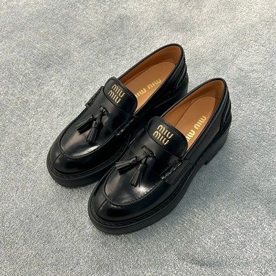 Miu Miu流苏皮革乐福鞋 Black