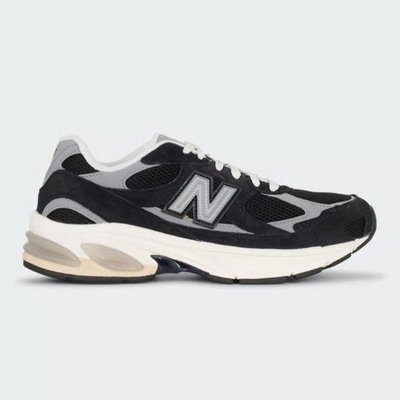 New Balance 2010黑色运动鞋