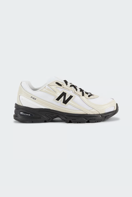 NB 740 米色