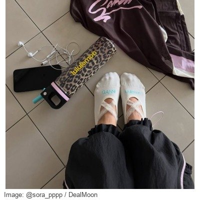 lululemon x GANNI Find Your Balance荷叶边止滑袜·拼色