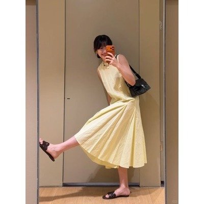 COS女款棉麻混纺百褶连衣长裙·黄色