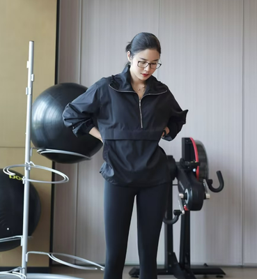 黑色连帽阿诺拉克夹克
