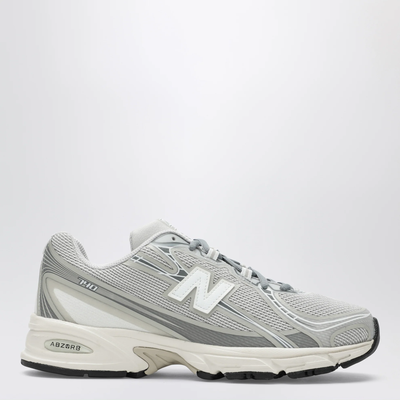 New Balance 740