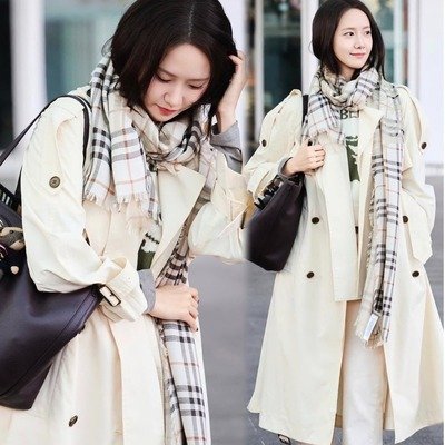 Burberry女款米色系带风衣