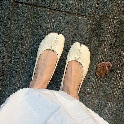 Maison Margiela女款白色Tabi芭蕾鞋