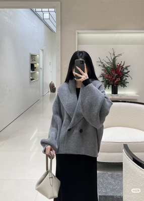 连帽羊毛外套